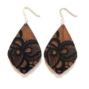 Lace Petal Wood Earrings in Black